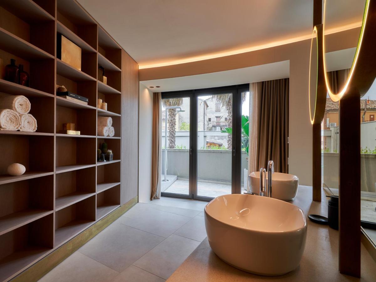 Le Residenze By Victoria Palace Cattolica Exterior photo